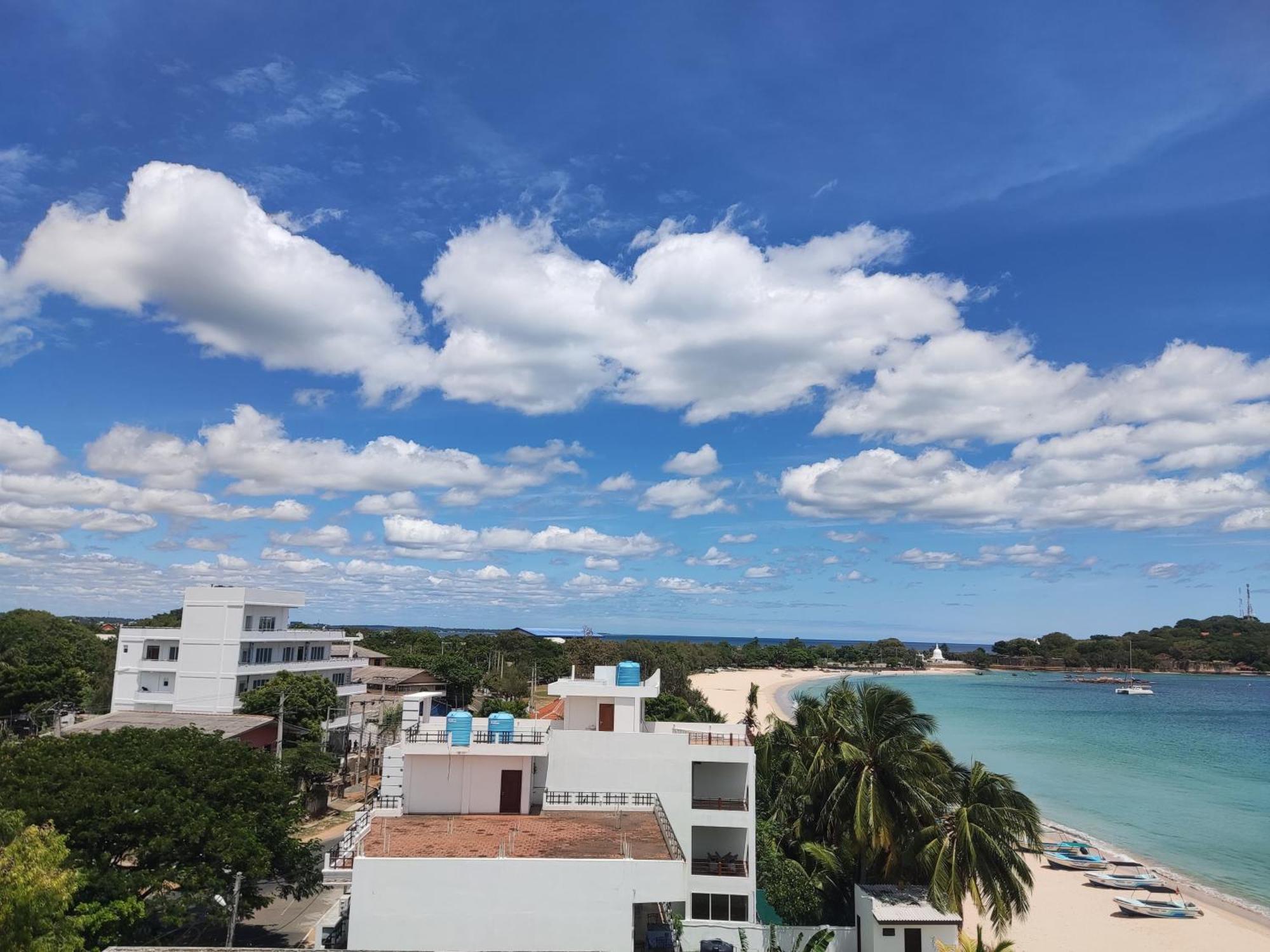 Trinco Beach By Dsk Trincomalee Buitenkant foto